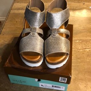 Diba True Sandals Size 10